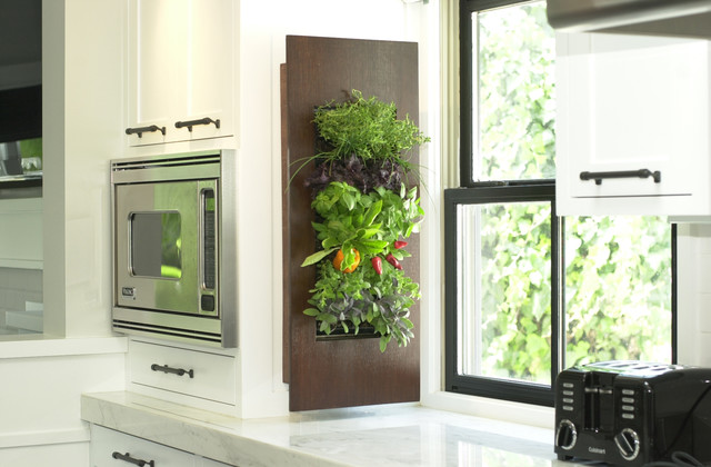 Use every inch of free space - green wall