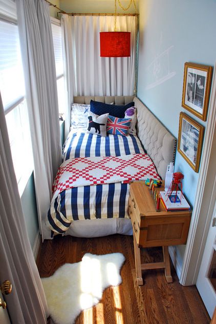 Bravo to the designer Jessica McClendon, who transformed 48 square meters into a precious little room for a 4-year-old boy. You don't need a lot of space, just a lot of great design!