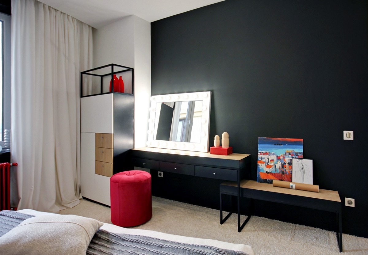 Red-black combination for a stylish bedroom "width =" 1200 "height =" 832 "srcset =" https://mileray.com/wp-content/uploads/2016/03/red-and-black-bedroom-theme. jpg 1200w, https://mileray.com/wp-content/uploads/2016/03/red-and-black-bedroom-theme-300x208.jpg 300w, https://mileray.com/wp-content/uploads/ 2016 /03/red-and-black-bedroom-theme-768x532.jpg 768w, https://mileray.com/wp-content/uploads/2016/03/red-and-black-bedroom-theme-1024x710.jpg 1024w, https://mileray.com/wp-content/uploads/2016/03/red-and-black-bedroom-theme-100x70.jpg 100w, https://mileray.com/wp-content/uploads/2016 / 03 / red-black-bedroom-theme-218x150.jpg 218w, https://mileray.com/wp-content/uploads/2016/03/red-and-black-bedroom-theme-696x483.jpg 696w, https : //mileray.com/wp-content/uploads/2016/03/red-and-black-bedroom-theme-1068x740.jpg 1068w, https://mileray.com/wp-content/uploads/2016/03 / red-and-black-bedroom-theme-606x420.jpg 606w "sizes =" (maximum width: 1200px) 100vw, 1200px