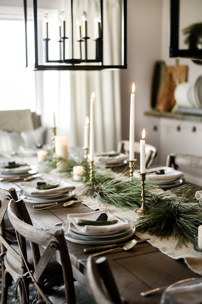 Christmas dining room decor 1 "width =" 400 "height =" 600 "srcset =" https://mileray.com/wp-content/uploads/2018/01/christmas-dining-room-decor-1-D-Ham. jpg 400w, https://mileray.com/wp-content/uploads/2018/01/christmas-dining-room-decor-1-D-Ham-200x300.jpg 200w, https://mileray.com/wp - content / uploads / 2018/01 / Christmas-dining-room-decor-1-D-ham-280x420.jpg 280w "sizes =" (maximum width: 400px) 100vw, 400px