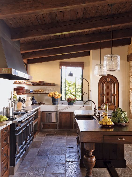 This Italian house in Laguna Beach, California has a kitchen inspired by villas along the Amalfi Coast. (Photo by Gray Crawford)