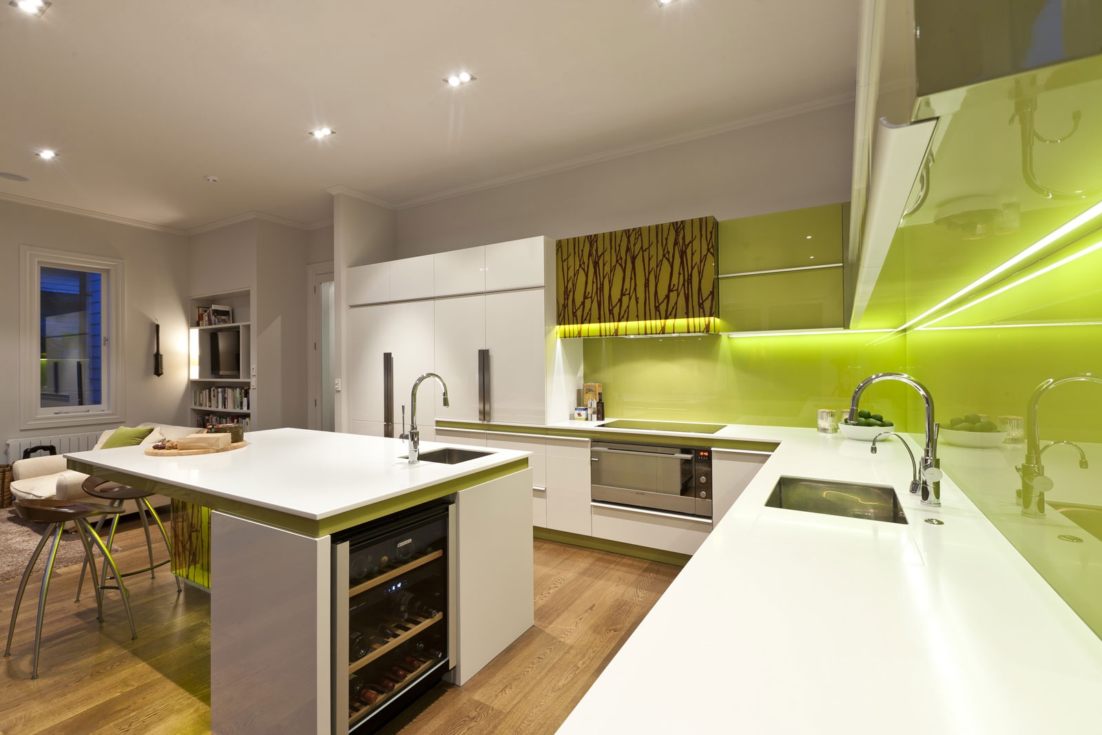 luxurious kitchen design "width =" 1600 "height =" 1067 "srcset =" https://mileray.com/wp-content/uploads/2020/05/1588512698_557_12-Small-Kitchen-Design-Ideas-With-Beautiful-Light-Decoration-by.jpg 1600w, https : //mileray.com/wp-content/uploads/2016/06/green-and-white-modern-kitchen-2-300x200.jpg 300w, https://mileray.com/wp-content/uploads/2016 / 06 / green-and-white-modern-kitchen-2-768x512.jpg 768w, https://mileray.com/wp-content/uploads/2016/06/green-and-white-modern-kitchen-2- 1024x683 .jpg 1024w, https://mileray.com/wp-content/uploads/2016/06/green-and-white-modern-kitchen-2-696x464.jpg 696w, https://mileray.com/wp- content / uploads / 2016/06 / green-white-modern-kitchen-2-1068x712.jpg 1068w, https://mileray.com/wp-content/uploads/2016/06/green-and-white-modern -kitchen- 2-630x420.jpg 630w "sizes =" (maximum width: 1600px) 100vw, 1600px