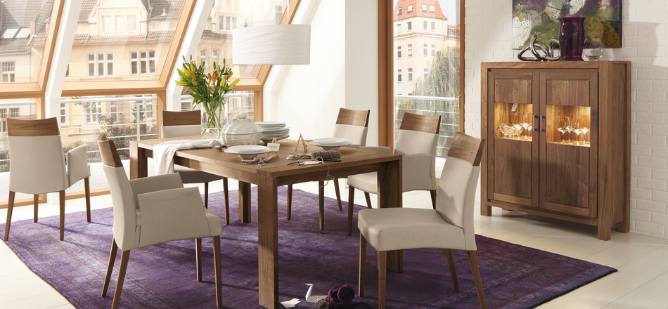 Dining table with modern and antique furniture "width =" 950 "height =" 440 "srcset =" https://mileray.com/wp-content/uploads/2020/05/1588513831_167_Modern-Dining-Room-With-Unique-And-Antique-Features.jpg 950w, https : //mileray.com/wp-content/uploads/2016/03/modern-dining-arm-chairs-300x139.jpg 300w, https://mileray.com/wp-content/uploads/2016/03/modern - dining-arm-Chair-768x356.jpg 768w, https://mileray.com/wp-content/uploads/2016/03/modern-dining-arm-chairs-696x322.jpg 696w, https://mileray.com / wp-content / uploads / 2016/03 / modern-dining-arm-chairs-907x420.jpg 907w "Sizes =" (maximum width: 950px) 100vw, 950px