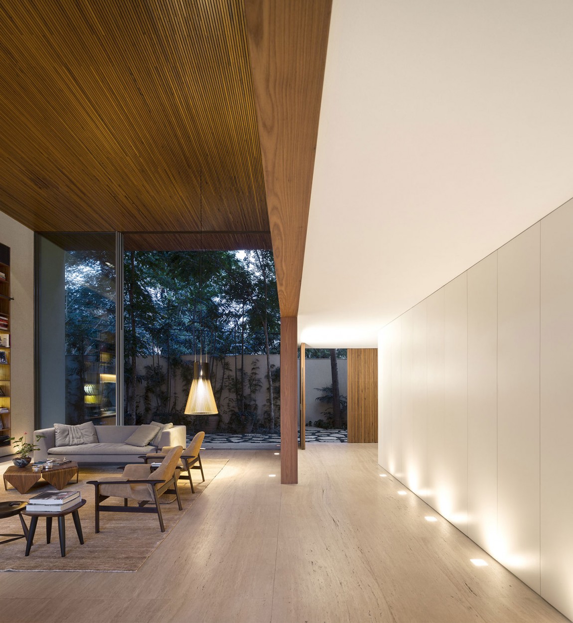 Classic interior design "width =" 1150 "height =" 1251 "srcset =" https://mileray.com/wp-content/uploads/2020/05/1588514926_949_Classic-Living-Room-Design-Ideas-For-Your-Retreat.jpg 1150w, https: // myfashionos. com / wp-content / uploads / 2016/04 / wood-and-stone-276x300.jpg 276w, https://mileray.com/wp-content/uploads/2016/04/wood-and-stone-768x835.jpg 768w, https://mileray.com/wp-content/uploads/2016/04/wood-and-stone-941x1024.jpg 941w, https://mileray.com/wp-content/uploads/2016/04/wood -and-stone-696x757.jpg 696w, https://mileray.com/wp-content/uploads/2016/04/wood-and-stone-1068x1162.jpg 1068w, https://mileray.com/wp-content /uploads/2016/04/wood-and-stone-386x420.jpg 386w "sizes =" (maximum width: 1150px) 100vw, 1150px