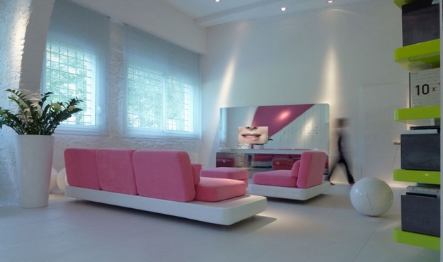Use of bright colors in the living room "width =" 625 "height =" 370 "srcset =" https://mileray.com/wp-content/uploads/2020/05/1588515156_26_Pink-And-Fancy-Living-Room-Design-By-Italian-architect-Simone.jpg 625w, https: // myfashionos. com / wp-content / uploads / 2016/03 / Pink-furniture-300x178.jpg 300w "sizes =" (maximum width: 625px) 100vw, 625px