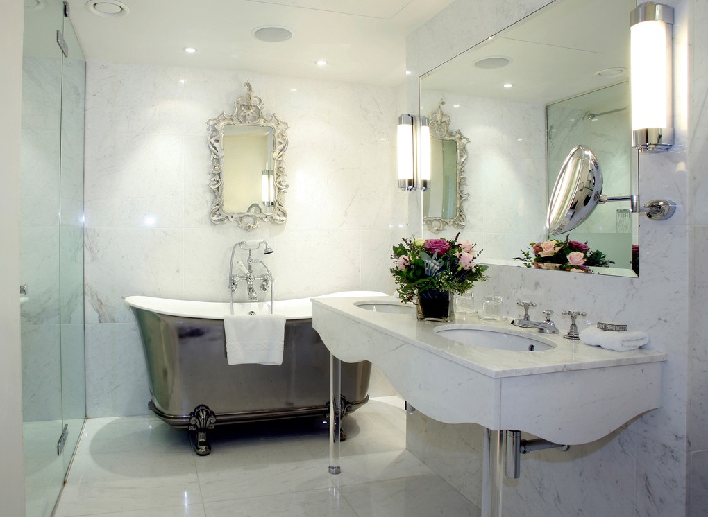 minimalist bathroom with silver bathtub "width =" 1020 "height =" 746 "srcset =" https://mileray.com/wp-content/uploads/2020/05/1588515223_611_Inspiration-Modern-Bathroom-Designs-With-a-Creative-Decor-Looks-More.jpeg 1020w, https://mileray.com/wp-content/uploads/2016/09/Chinese-style-bathroom-silver-bath-Suppose-300x219.jpeg 300w, https://mileray.com/wp-content/uploads /2016/09/Chinese-style-bathroom-silver-bath-Suppose-768x562.jpeg 768w, https://mileray.com/wp-content/uploads/2016/09/Chinese-style-bathroom-silver-bath- Assuming 80x60.jpeg 80w, https://mileray.com/wp-content/uploads/2016/09/Chinese-style-bathroom-silver-bath-Suppose-696x509.jpeg 696w, https://mileray.com/ wp-content / uploads / 2016/09 / Chinese-bad-silver-bad-adopted-574x420.jpeg 574w "sizes =" (maximum width: 1020px) 100vw, 1020px