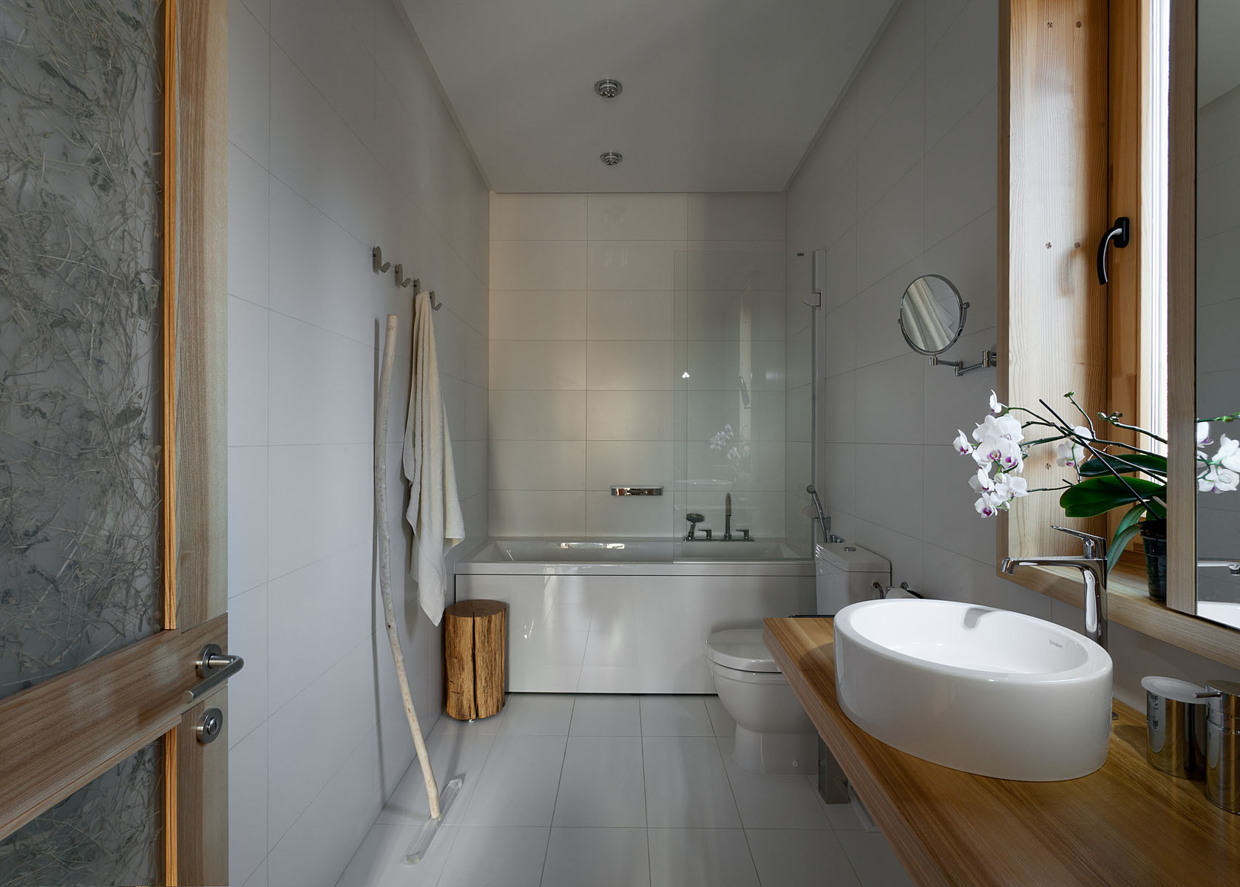 Decorating a minimalist white bathroom "width =" 1240 "height =" 887 "srcset =" https://mileray.com/wp-content/uploads/2020/05/1588516241_612_Minimalist-Bathroom-Designs-Looks-So-Trendy-With-Backsplash-and-Wooden.jpg 1240w, https: // myfashionos. com /wp-content/uploads/2016/09/RYNTOVT-Design-300x215.jpg 300w, https://mileray.com/wp-content/uploads/2016/09/RYNTOVT-Design-768x549.jpg 768w, https: / /mileray.com/wp-content/uploads/2016/09/RYNTOVT-Design-1024x732.jpg 1024w, https://mileray.com/wp-content/uploads/2016/09/RYNTOVT-Design-696x498.jpg 696w, https://mileray.com/wp-content/uploads/2016/09/RYNTOVT-Design-1068x764.jpg 1068w, https://mileray.com/wp-content/uploads/2016/09/RYNTOVT-Design - 587x420.jpg 587w "sizes =" (maximum width: 1240px) 100vw, 1240px