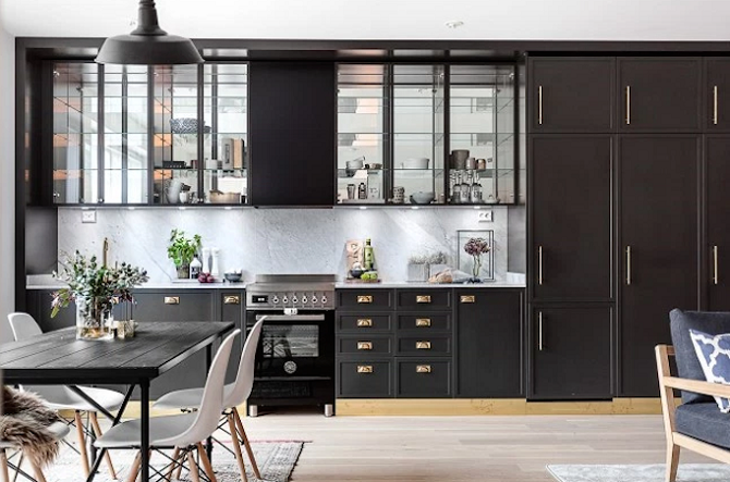 Dark gray and brass details for the kitchen