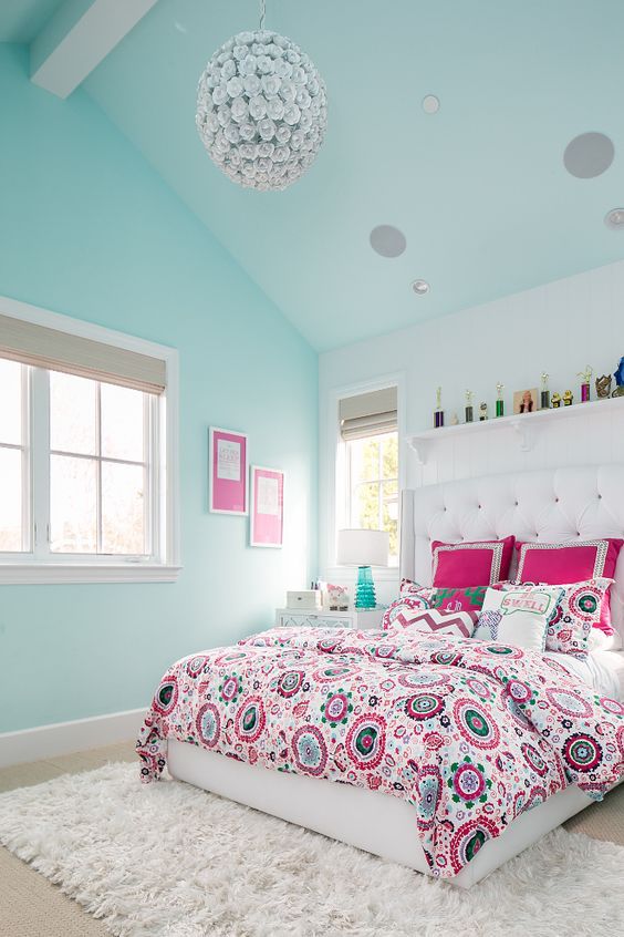 Bright Color Theme For Teens Room
Decorating Ideas