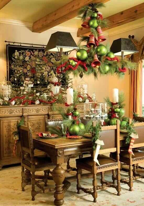 Christmas dining room table decorations - large and beautiful .