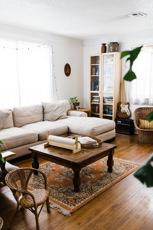 Midwest Home Tour: A Warm & Rustic Artists' Bungalow | Diy living .