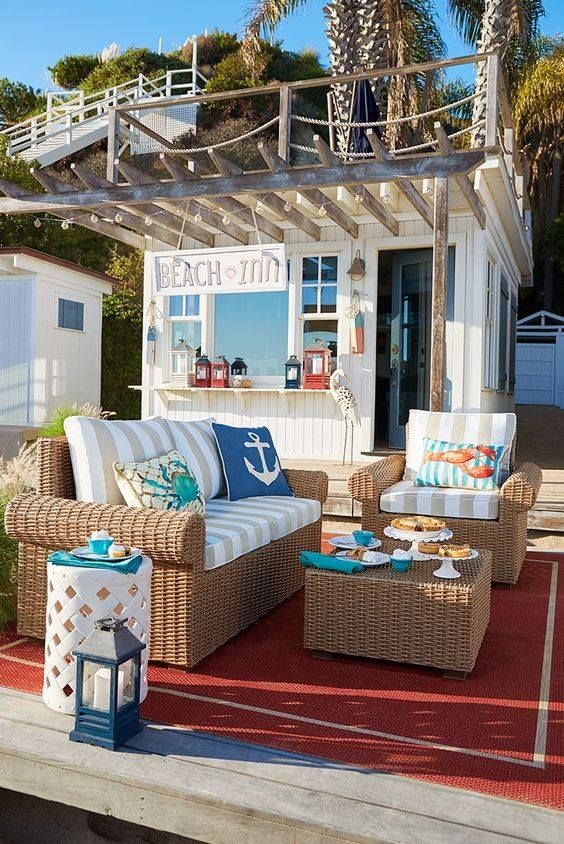 Small Outdoor Space Beach Decor Idea | Beach house decor, Beach .