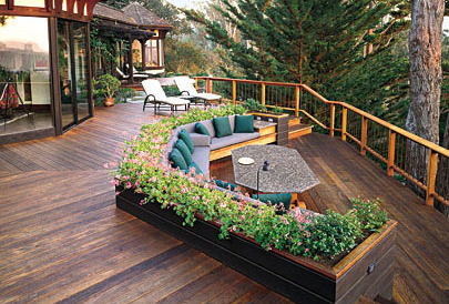 Elegance Encapsulated: Decoration Ideas to Bring to Your Deck .