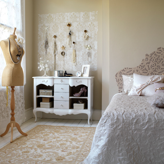 Home Interior Decorating: Fashion Bedroom Dec