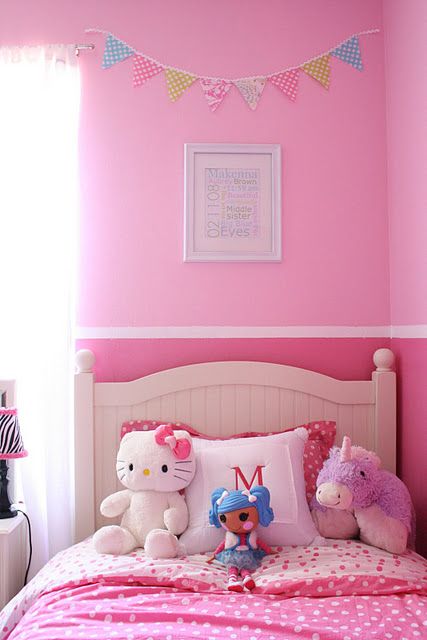 Cute wall idea with two different shades of color | Pink girl room .