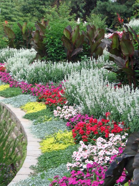 10 Flower Bed Ideas That'll Make Your Yard Look Like Paradise .