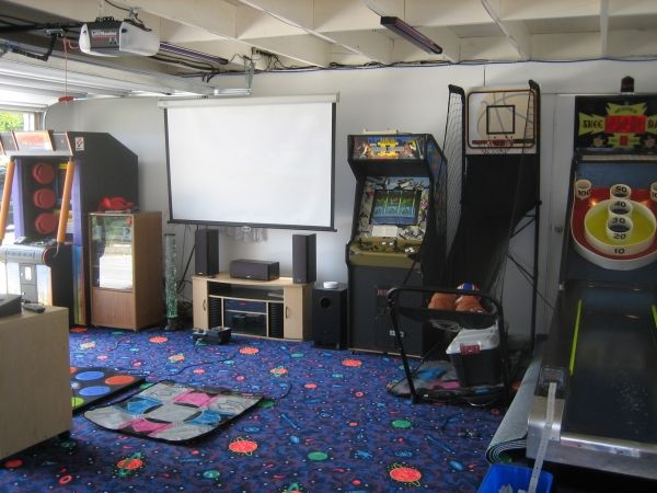 10 Of The Most Fun Garage Game Room Ideas | Garage game rooms .