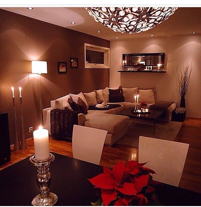 Really nice livingroom wall colour, very warm & cozy. Never would .