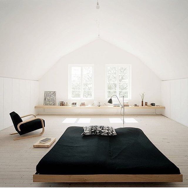 How zen is this bedroom? Simple, Beautiful & minimal. Japanese .