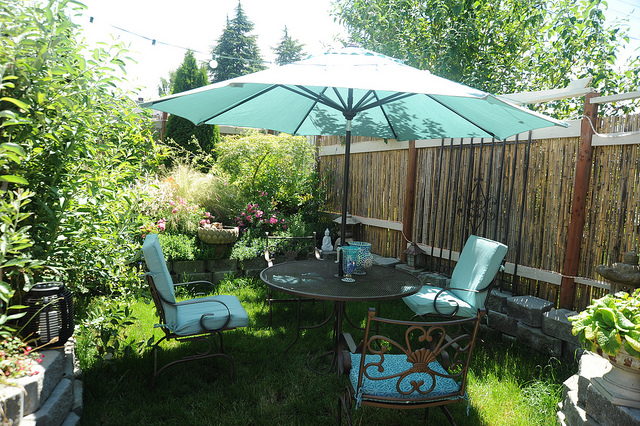 The Cheapest Way to Shade Your Patio From the Summer Sun - Deep .