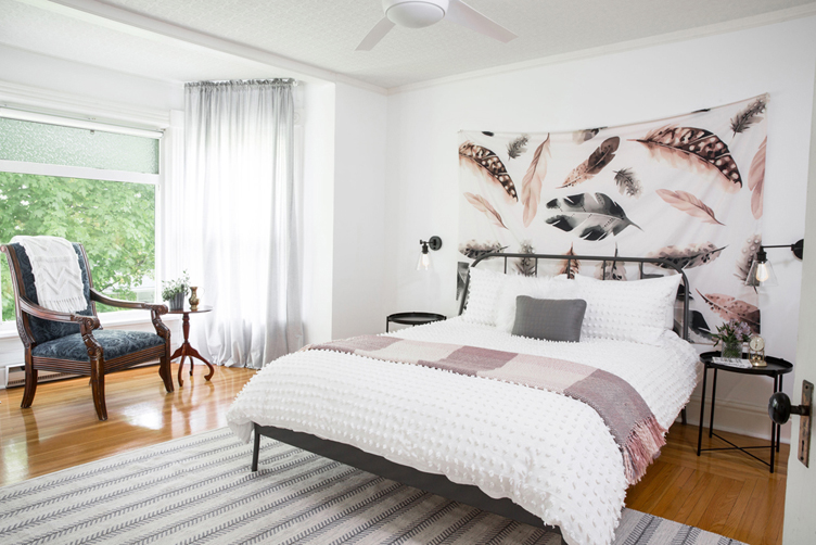 10 Design Tricks to Make a Small Bedroom Look Bigg