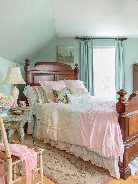 shabby chic vintage style bedroom romantic country magazine .