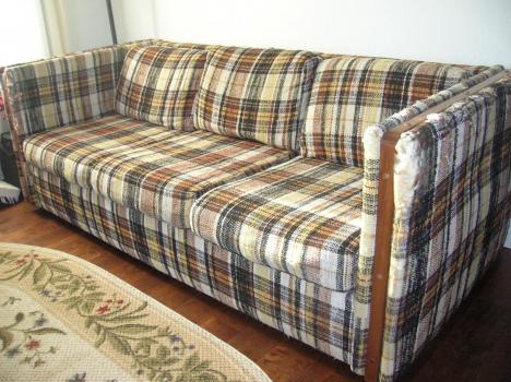 Couch conundrum: How to ditch your old sofa – The Mercury Ne